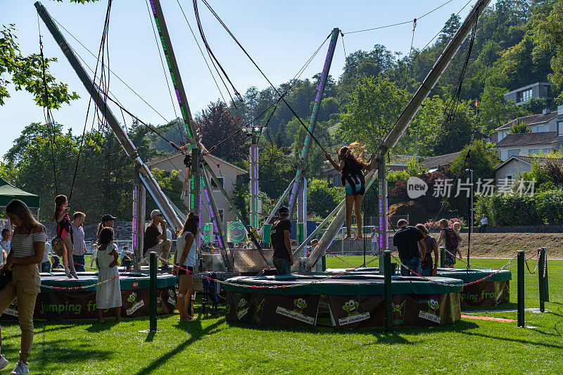 2019年7月4日jugendfest brugg与孩子们一起跳跃。